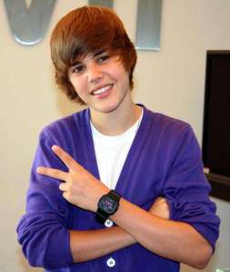 justin-bieber-recording-artists-and-groups-photo-3